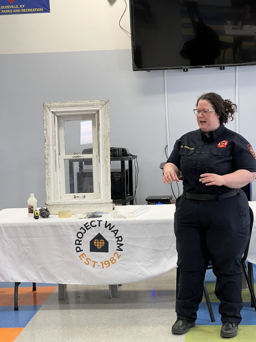 project_warm's tweet photo. We had a great workshop yesterday at the Newburg Community center. We also had a passionate firefighter come and educate folks on the latest fire safety. There were lots of great conversations between residents in the community and we are excited to come back March16th https://t.co/3AlObrm77V