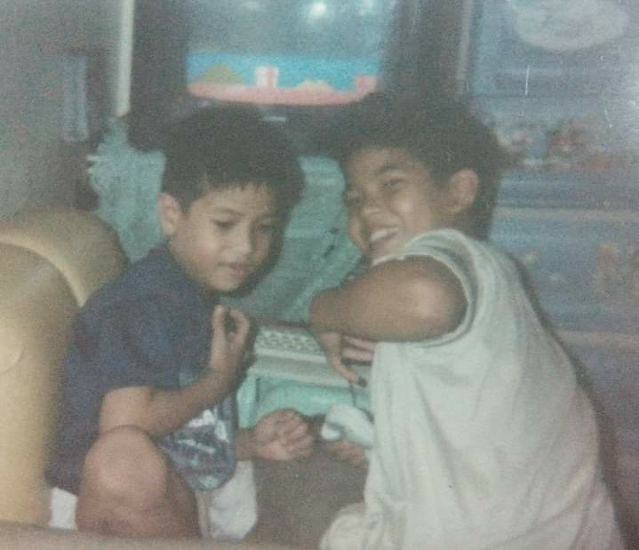 MarloSarez's tweet photo. When I was a kid, my parents cannot afford any console. But we have this family computer and this was like a treasure to me and my bro. I started to love playing games here expecially super mario and circus. Those were the pure days of gaming.

#waxyboogers 🖍🖍🖍 https://t.co/WjPvtNTDMZ