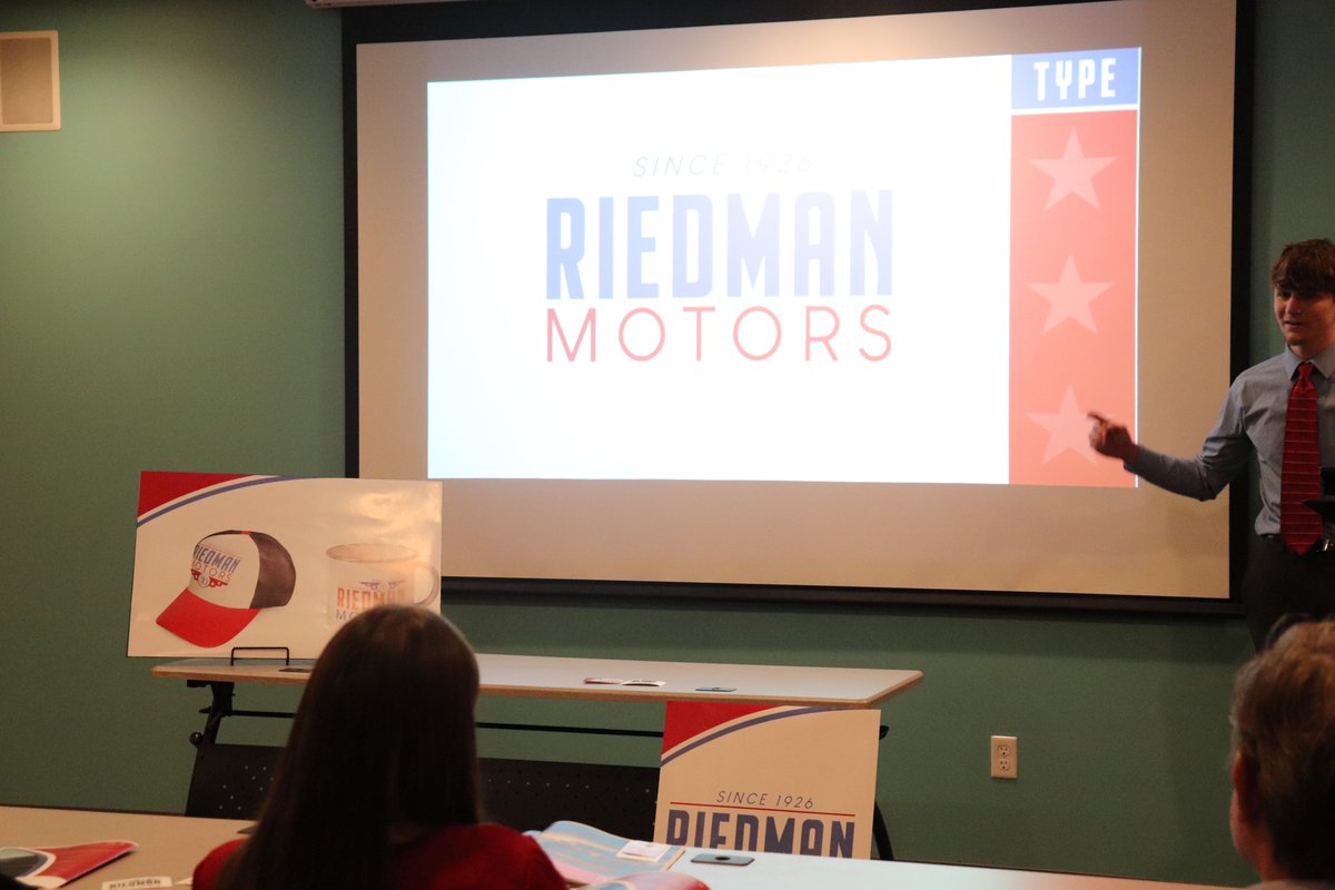 Great job to WCC Graphic Design I students as they pitched branding design solutions to their local client, Riedman Motors today.  We look forward to hearing the results announced soon! #WCCOpportunity #studentsuccess