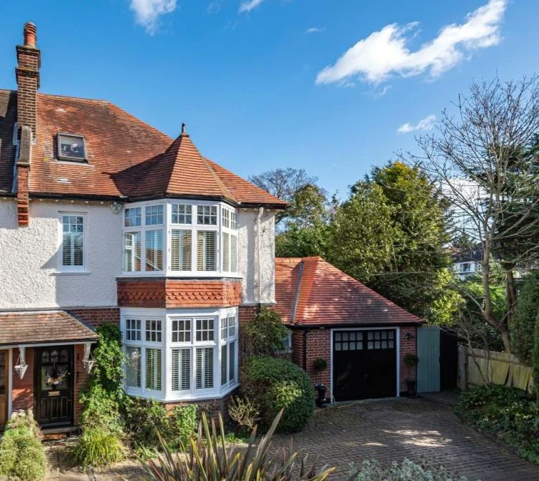 ⭐LAUNCHING SATURDAY 19th MARCH⭐

Alexander Crescent, Bromley

• 5 Bedrooms
• 2 Bathrooms
• 2 Reception rooms
• Spacious kitchen/diner
• Generous secluded garden
• Large garage
• Excellent location

Viewing by appointment only

☎️ 020 8313 6800
📧 br@jdmestateagents.com