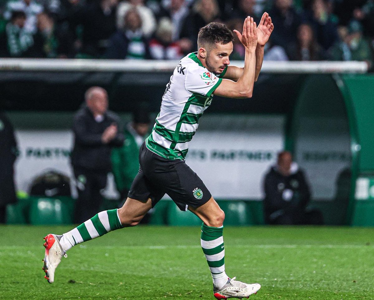 Pablosarabia92's tweet photo. Derrota num dia difícil mas isto ainda não acabou. Juntos vamos dar a volta ao resultado. Vamos Caralho 🦁 https://t.co/64yed7wzJ3