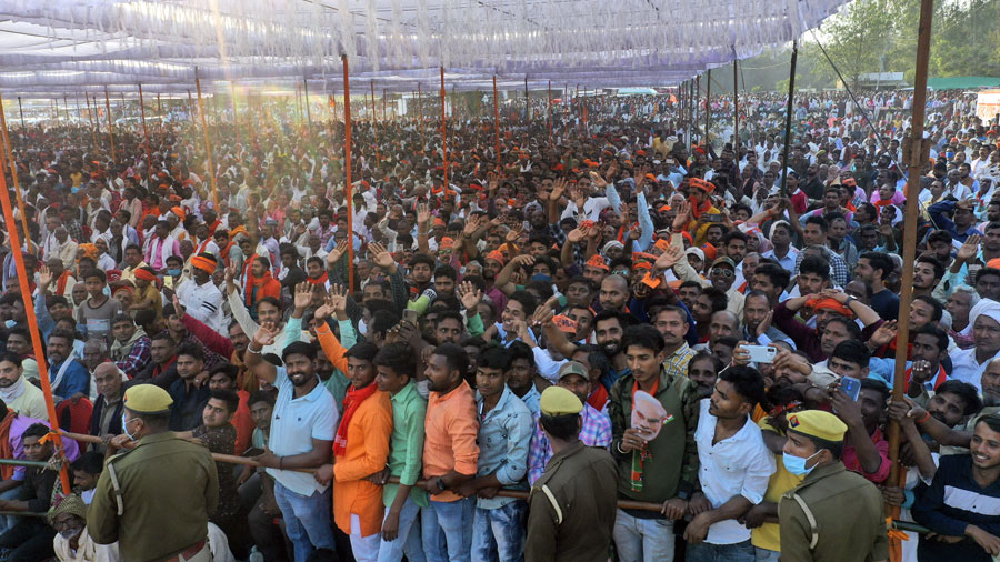 myogiadityanath's tweet photo. जनपद गाजीपुर की सुशासन प्रिय जनता-जनार्दन का यह अभूतपूर्व समर्थन घनघोर राष्ट्रभक्तों की ऐतिहासिक विजय और घोर परिवारवादियों की प्रचंड पराजय का उद्घोष कर रहा है।

मेरे गाजीपुर वासियों ने माफियावादियों को सिरे से नकार दिया है।

धन्यवाद राष्ट्रवादियों! https://t.co/jJ9ymRMThR