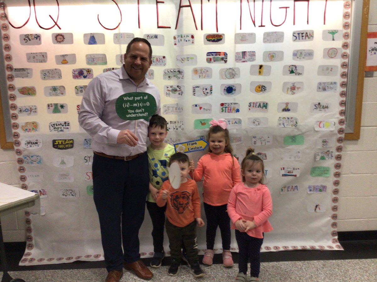 sonray10's tweet photo. A few more favorites from the OQ STEAM Night Photo Booth! #sd113a #citgo #OQFamily @CITGOiaOQMS https://t.co/mXlpk11qja