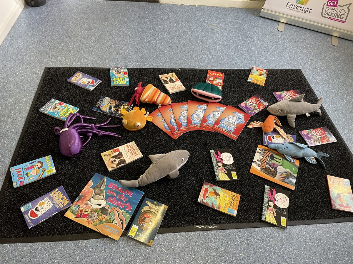 Smartlyte's tweet photo. Such a fun day @HeathMount celebrating #WorldBookDay with #Amsty and @LoanSharkNews https://t.co/jLEZCuh86C