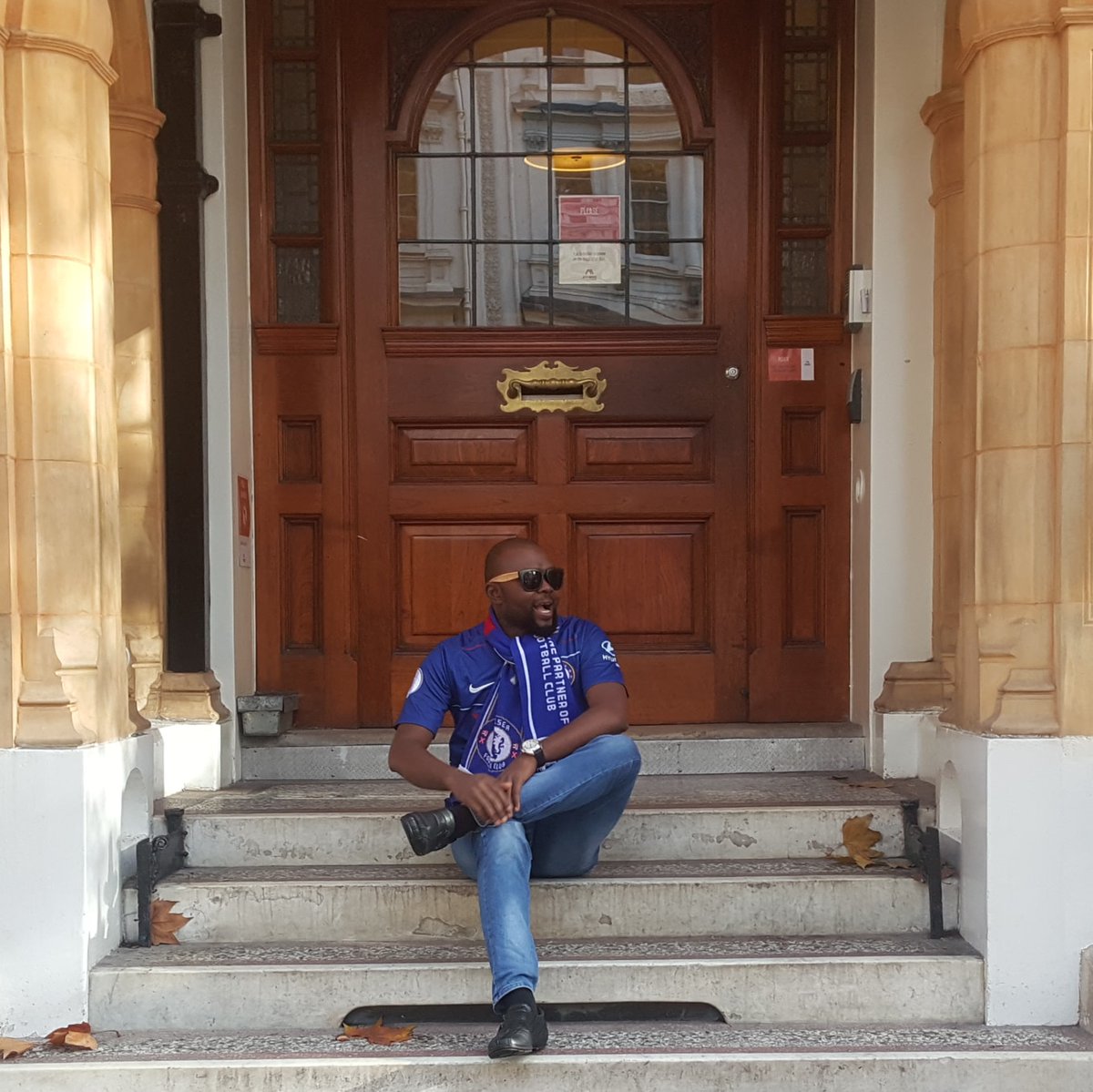 02monami's tweet photo. Chelsea for sale ke? Anyways, WE HAVE WON IT ALL! ๐๐๐
#blue4life #wehavewonitall #thankyouabrahamovic #prideoflondon #wearechelsea #monamiisblue https://t.co/TsXBCDIXir