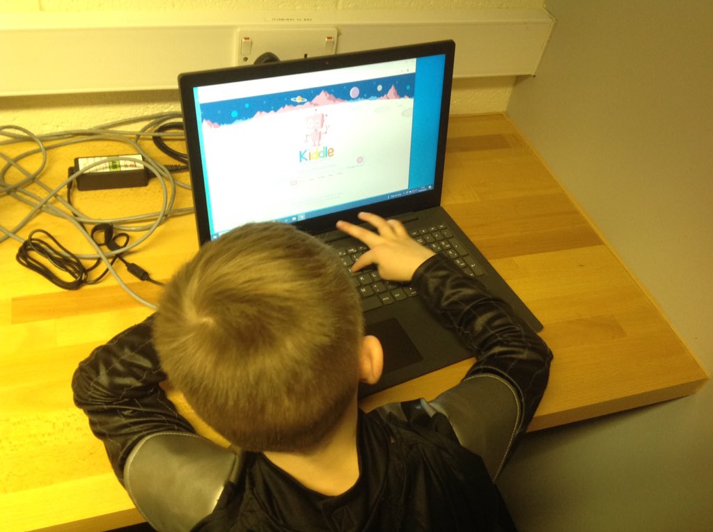 BVPSY3's tweet photo. Learning how to use Kiddle. #bvpscomputing #bvpspshe https://t.co/h2KUoR0P51