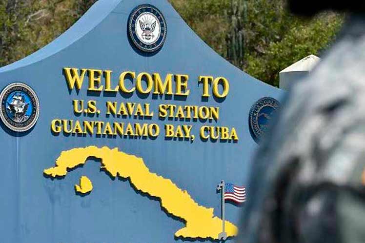 Si Cuba retomara por la fuerza la base naval de Guantanamo que Estados Unidos tenía que devolver hace años. A quien apoyaría el mundo?🙄. Seguro la ONU, OTAN y la Unión Europea dicen que Cuba invdió su propio territorio.😄
@CapitalinosEC @MinfarC 
#NoMasOtan #NoMasImperialismo