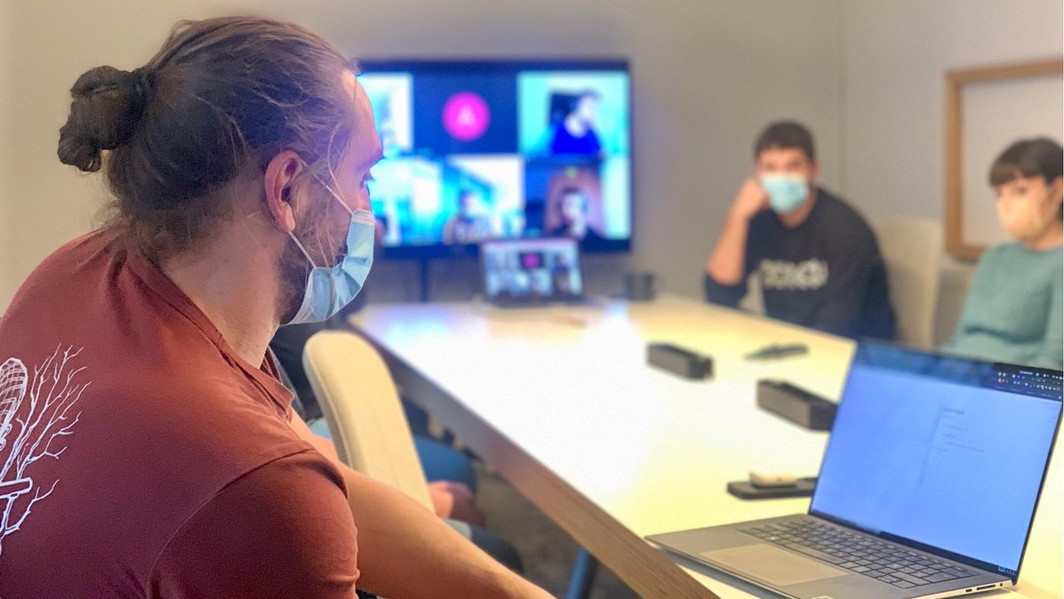 BasqueAngular's tweet image. ¡Ya estamos celebrando el primer evento de #BasqueAngular!
Si finalmente no has podido acercarte no te preocupes, entra en el siguiente enlace y súmate a las conversaciones sobre #Angular.
📲 meet.jit.si/angular-basque