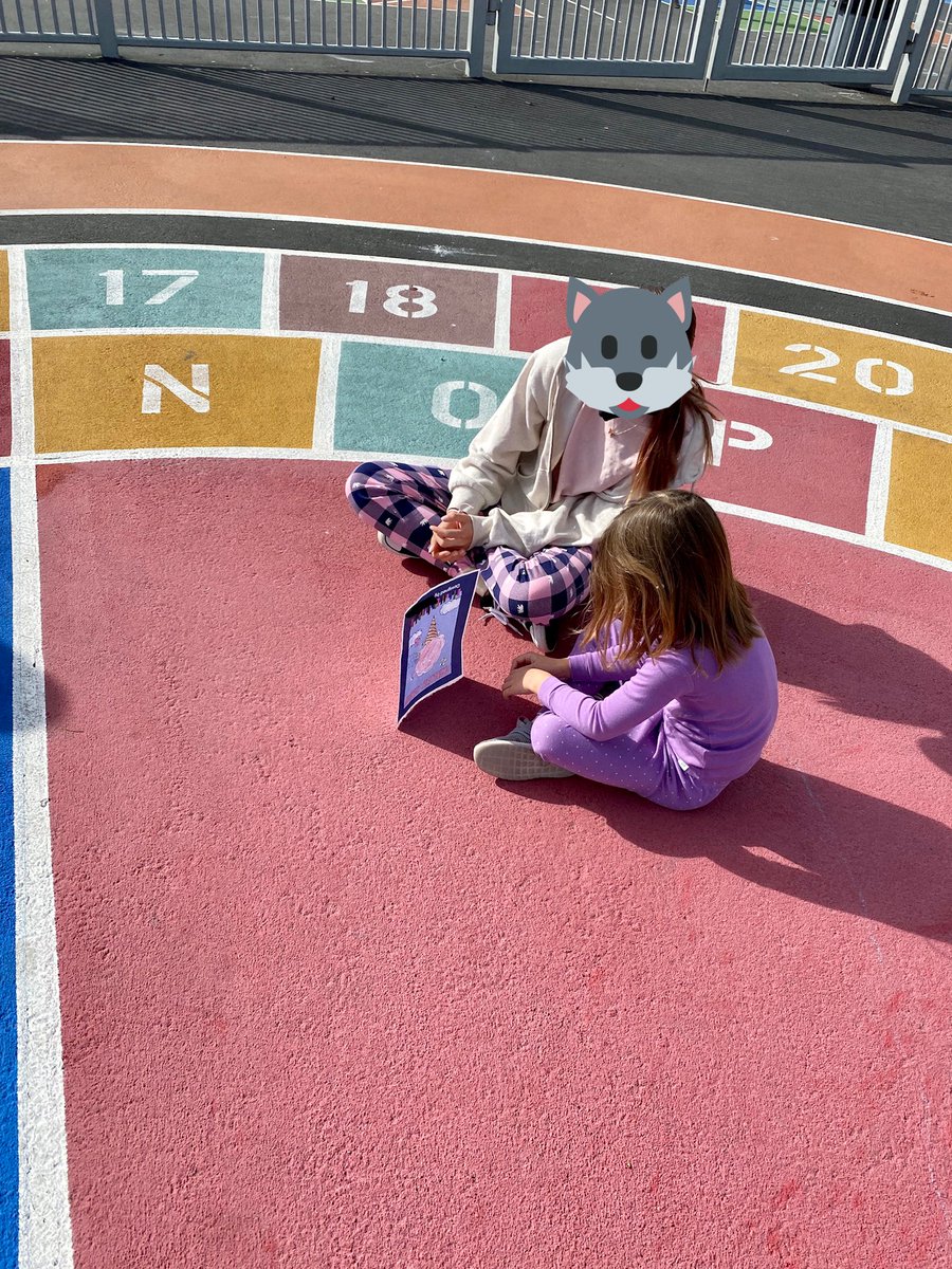 MistyKluesner's tweet image. My uptown creators sharing their superhero designs with their kinder buddies! They did such an amazing job tailoring their designs to the unique interests of their buddy 👏👏👏

#CUSDrockstar @campbellusd @WolfpackCSI #ArtsEdchat #DTK12chat #Creativity