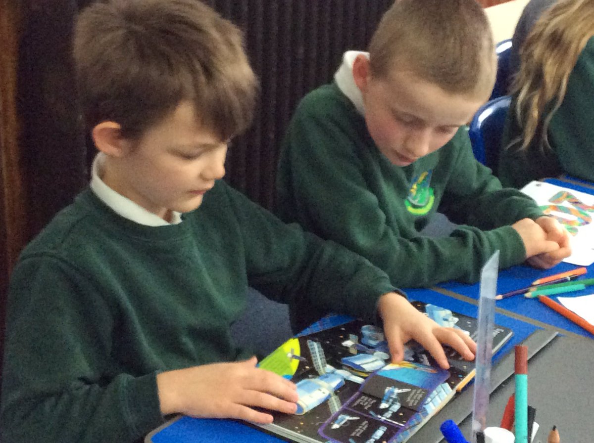 ... paired reading with P6 😁😁😁Thank you room 19! <a href="/MissRWagg/">Miss Wagg</a> Finished off the day with a <a href="/Kahoot/">Kahoot!</a> quiz on famous books and authors.  <a href="/SchoolBroomhill/">BroomhillSchool</a> <a href="/MissCMcGregor/">Mrs Gray 🌸</a>