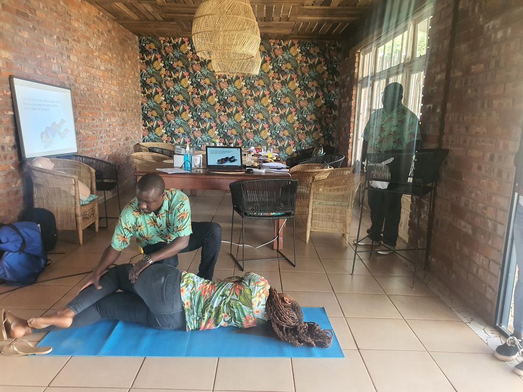 HSSZIMBABWE1's tweet photo. Beach House - First Aid Training done https://t.co/54H2tvH1Cj