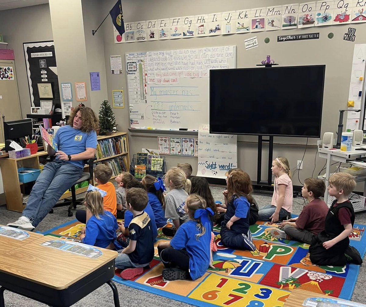 1CoachRuss's tweet photo. The Mustang Buddy Program at work. 
#ShepherdvsTheWorld https://t.co/JjzvCU2Un8