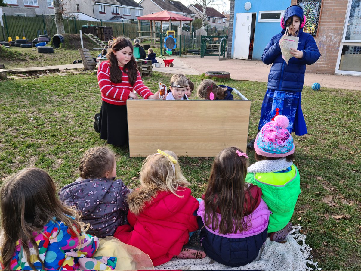 DrakiesELCC's tweet photo. Thanks to P5 and @MrsChristison13 for sharing their wonderful puppet show of The Gruffalo! The audience were mesmerised ☺ https://t.co/rbbm5ekrVf