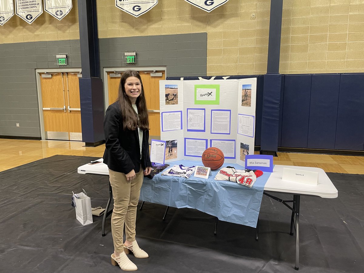 lsimmons499's tweet photo. Cherokee County Entrepreneur Fair taking place at GHS today. #BulldogsEntrepreneurs @Galena499 https://t.co/TIkzr27C2D