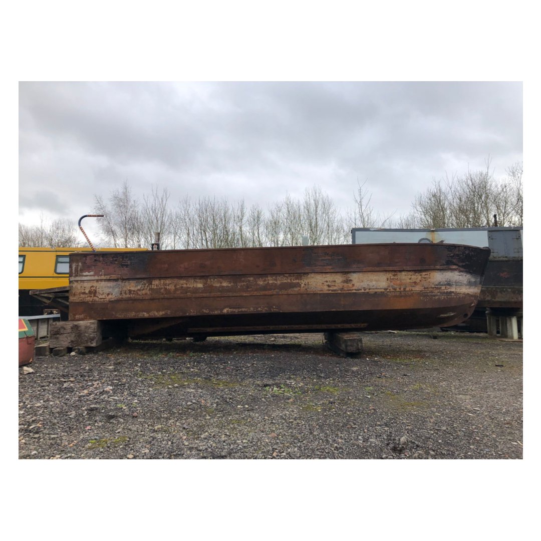 grandunionltd's tweet photo. Waiting at the yard - the boat for our Floating Garden in all its glory restored and modified by @richardcresswellsculptor 🚤🌱
📷 #RobertAlexander
@tnlcommunityfund @canalrivertrust
#GrandUnionGallery #FloatingGarden #Canal https://t.co/4cJOOSo6Ue