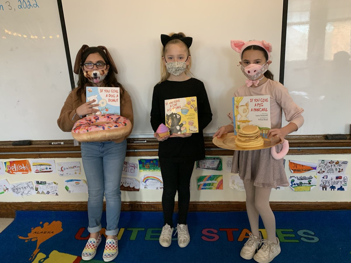 Fourth graders rocked their character costumes for Read Across America! <a href="/SwamyVikings/">𝕄𝕣𝕤. 𝕊𝕨𝕒𝕞𝕪</a> <a href="/FSDVikings/">Farmingdale School</a>