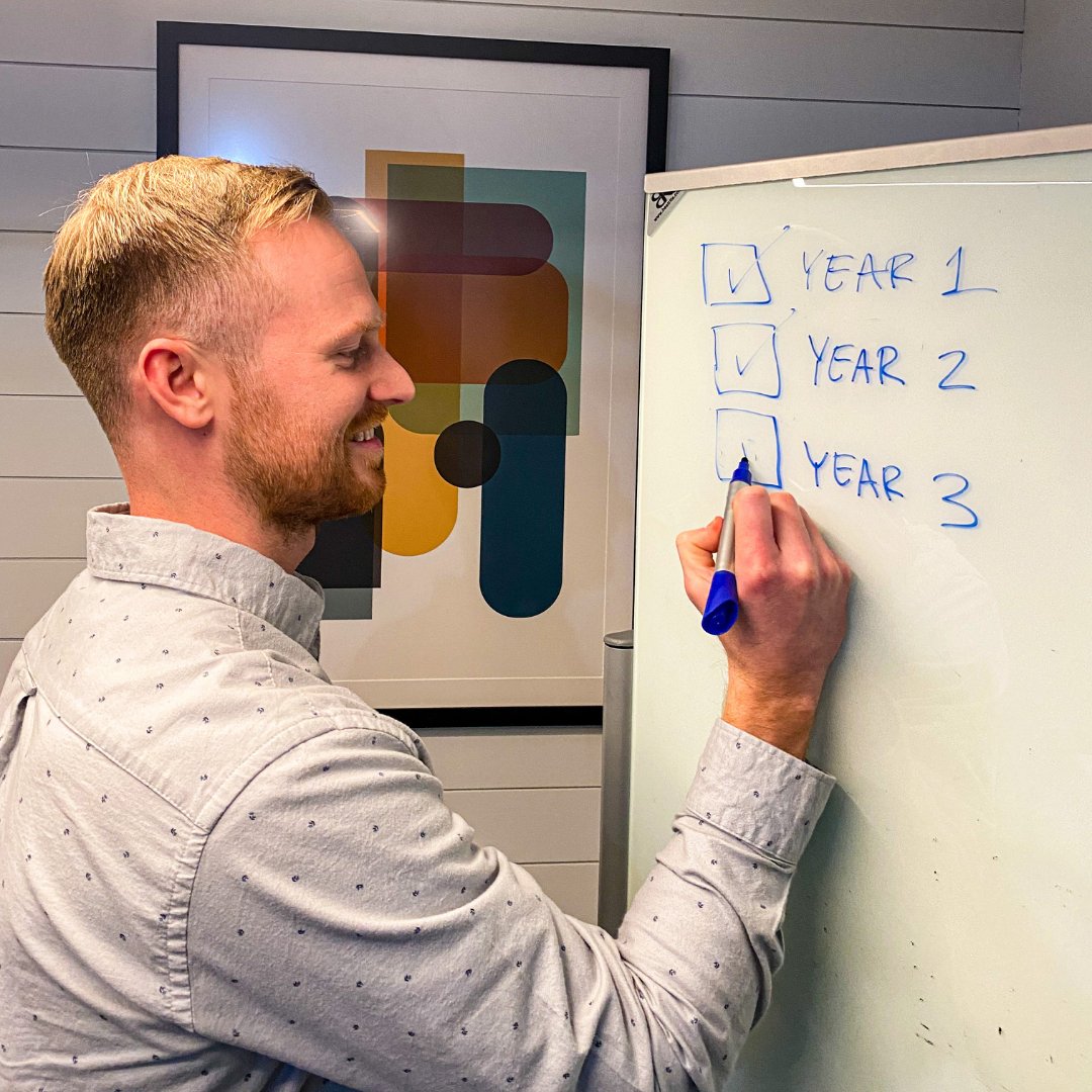 Ten Adams tweet media