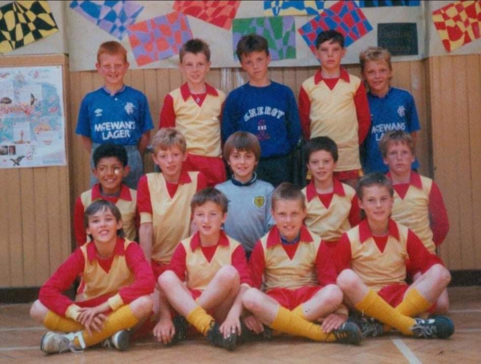 PeteKrykant_OPC's tweet photo. They showed this school football team pic I am in today at my friends funeral, I recently got called a "junkie apologist"
Each time you demonise people like me remember we didn't grow up dreaming of being criminalised, traumatised & desperate for help that was never available https://t.co/ESJIBsm87y