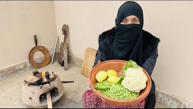 Aloo gobi matar dry sabzi bina lusan , Aloo gobi spicy party , Aloo , gobi , matar #desikhana #desikhanatips #desikhanatipsandvlogs #ahsansulahria #chsameeavlogs #apkahumsafar #lifewithdesikhana 
youtu.be/wdFbqpZEsH0