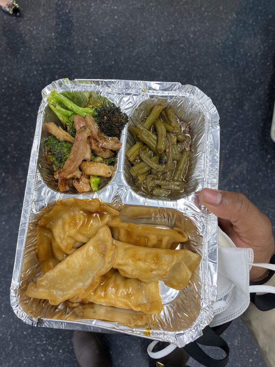 Ate some school lunch <a href="/BrooklynGlobal1/">BK Academy of Global Finance</a> today…straight 🔥