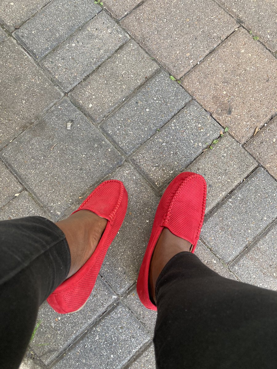 MandyPooh20's tweet photo. #RedEverything 👠 https://t.co/ENS3C6WRL3