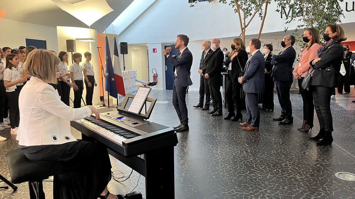 Raise me up. Belle manière de conclure cette conférence européenne organisée à l’<a href="/Ih2ef/">IH2EF</a> #PFUE2022