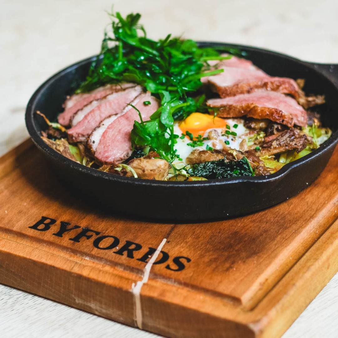 The Spring menu has landed! 
Tuck into a variety of delicious grazing dishes, mains and scrumptious deserts. 

Book your table: byfords.org.uk/cafe/dinner