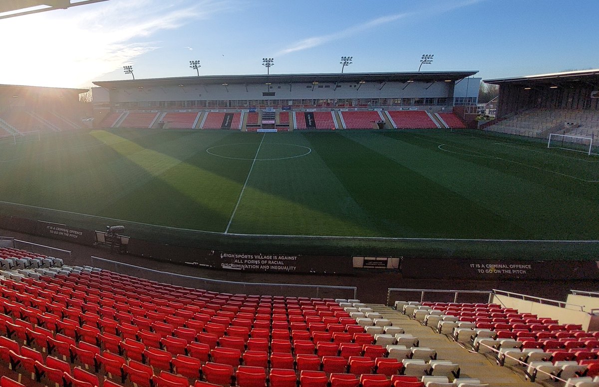 GrassNipper's tweet image. #GroundsWeek what better to mark it 5 games this week ⚽️🏉⚽️alteady ✅️off back to back, little rest and another 2 back to back ⚽️🏉up this weekend to finish week. Overall 6 games in 10 days ⚽️⚽️🏉⚽️⚽️🏉,pics from Tuesday @Aitkens_turf @terralift @consolidateTurf @DennisMowers