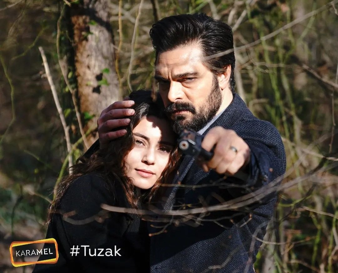 daha yeni vuslata ermişken tabii ki karısını kimselere bırakmayacaktı

#Emanet #SehYam #Tuzak
#SılaTürkoğlu #HalilİbrahimCeyhan