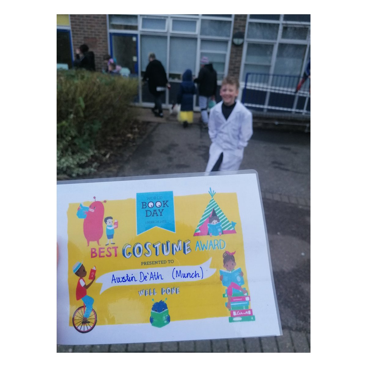 danide1ath's tweet photo. Well my Porter only went and won Best costume 💙 @davidwalliams  #midnightgang #WBD #WorldBookDay https://t.co/9pKrBmo0yc