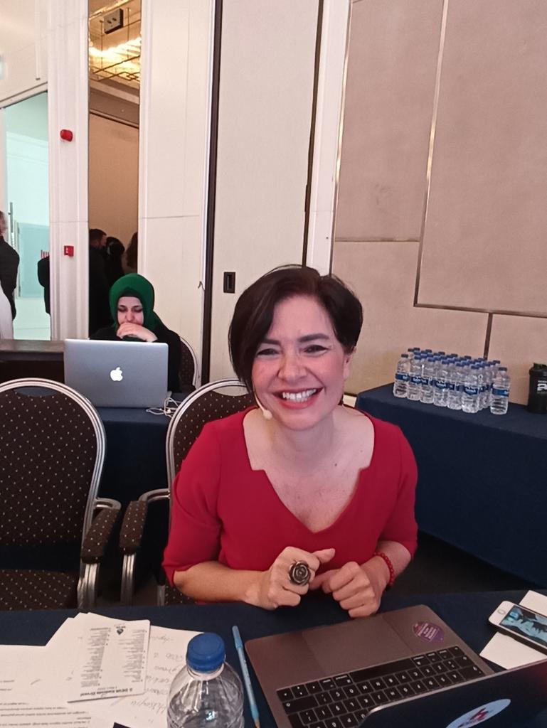 serpiyes's tweet photo. @OzlemGurses  en tatlı haliyle ve gene en keyifli sunumuyla iyi ki varsınız 🧿🧿💙🙏💙🙏💧🌱💧🌱 sevgiyle selamlıyorum..
@devakadinda 
#devakadinzirvesi 
@serpiyes 
@KadindaCekmekoy https://t.co/0Z0Qfsdcmb