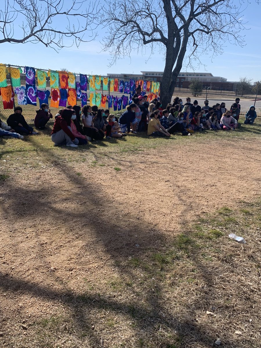 cherylahester's tweet photo. Celebrating big art day during specials today. Our students tie dyed their shirts according to their house colors. #houseofcare, #houseofcreativity, #houseofconnection @VoigtAIA_RRISD https://t.co/spiKyJ9BMu