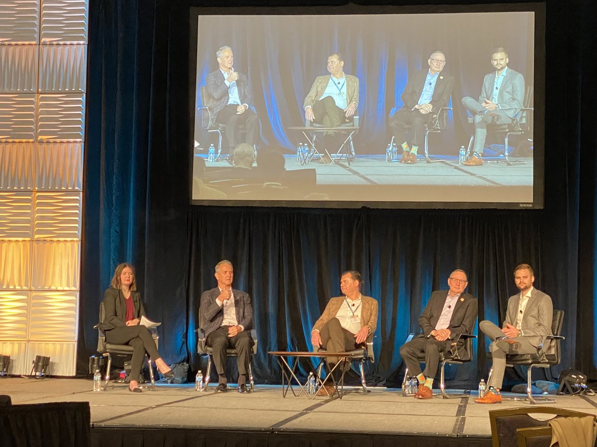 BEMA_Kelly's tweet photo. BEMA members Craig Souser, Mark Salman, Peter Rasmussen, Ken Newsome shared insights into the current state of automation and their thoughts on the future during the Trends in Baking Automation Panel. Moderated by Charlotte Atchley, this was a great discussion at #BakingTech2022! https://t.co/HAUVStZeMq