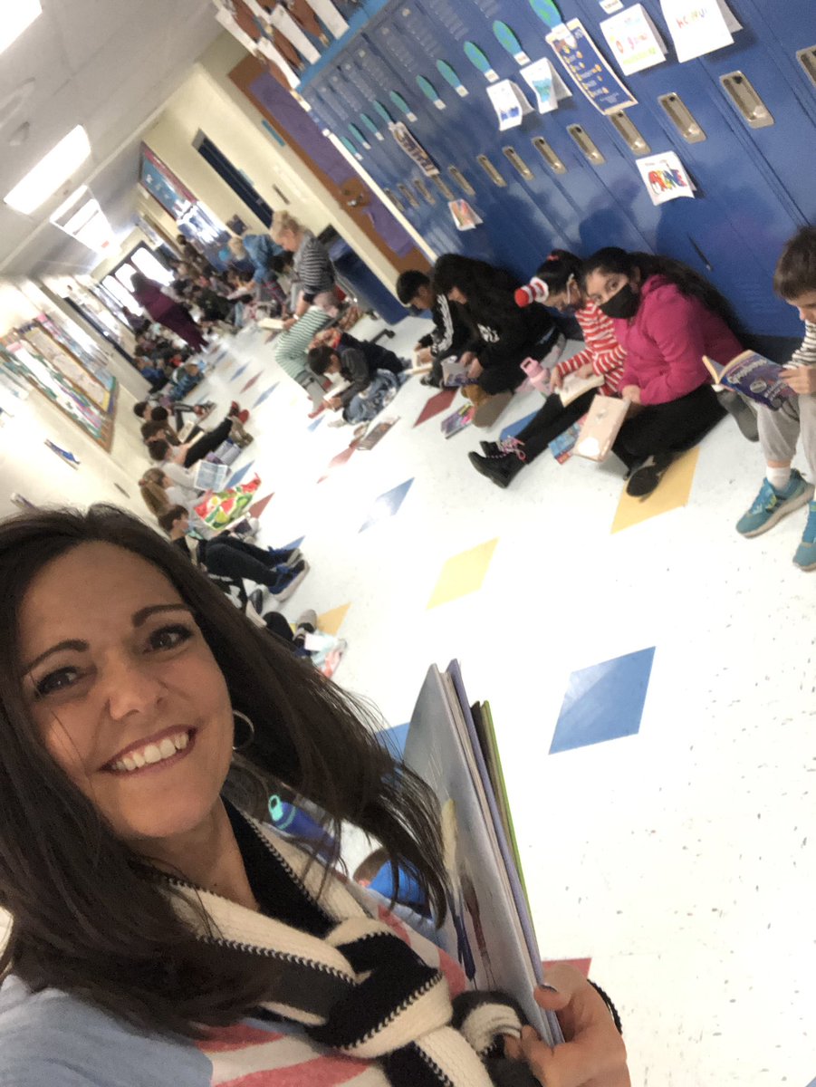 ParkerFarmsES's tweet photo. The halls were filled with silence…. And READERS on Read Across America Day! ❤️📚🎉🐶🐾 #KeepCalmandReadOn @wfredricksen715 https://t.co/7eDIKk9a0f