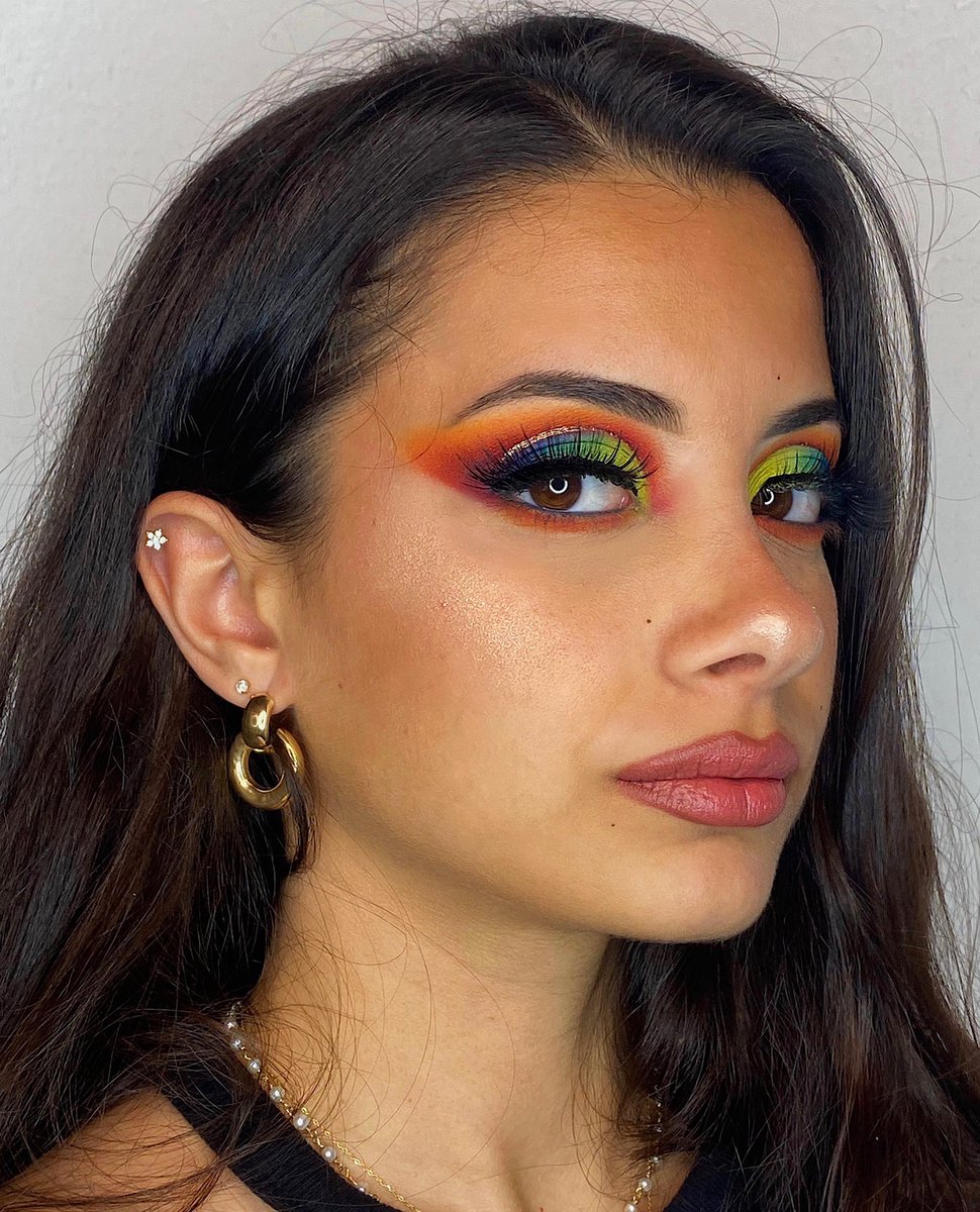 makeupbymath's tweet photo. @MakeupRVLTN Here you go 🥰 @MakeupRVLTN https://t.co/2Bq5Mgfscd