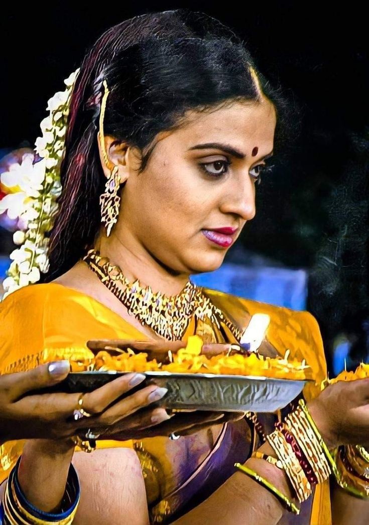 Image Pavitra Naresh in Dubai, Pavitra Honeymoon Collections నరేష్-పవిత్ర షికారు.. లీకైన వీడియోలు.. హనీమూన్ అయిపోయిందా
