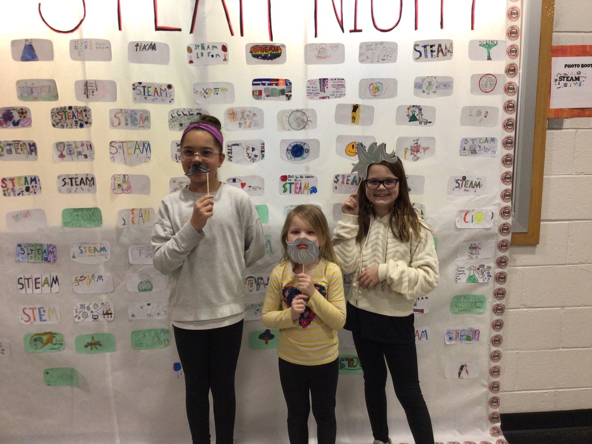 sonray10's tweet photo. More STEAM Night photos! https://t.co/YsKvfgAD12