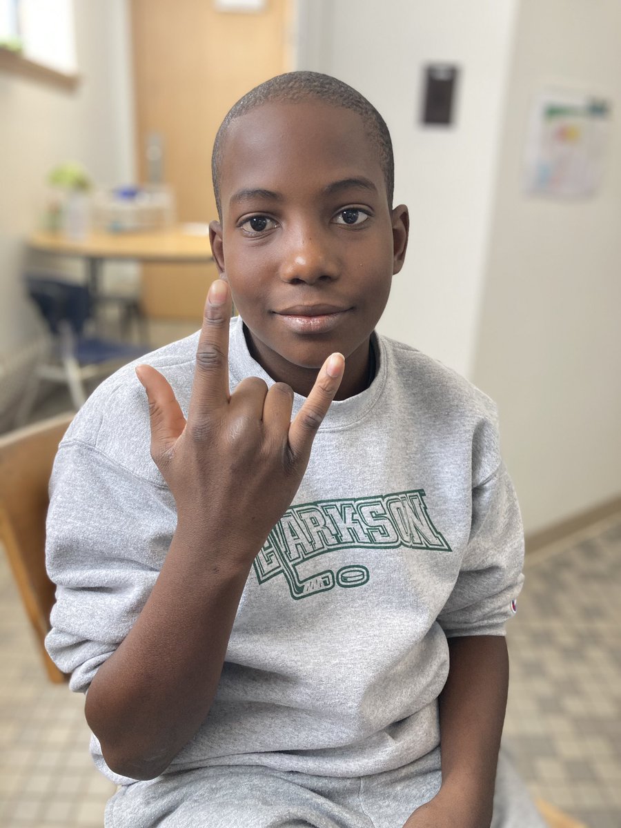 ENLwarriors's tweet photo. Meet Kevin! My newcomer from Cuba 🇨🇺 Kevin only speaks Spanish. Today we had a virtual lesson in Spanish and English with my grandmother who is from Cuba. Buen trabajo, Kevin! Gracias, abuela 💋❤️🙏 #bilingualEducation #bienvenidosEstadosUnidos https://t.co/k1ypr5otik
