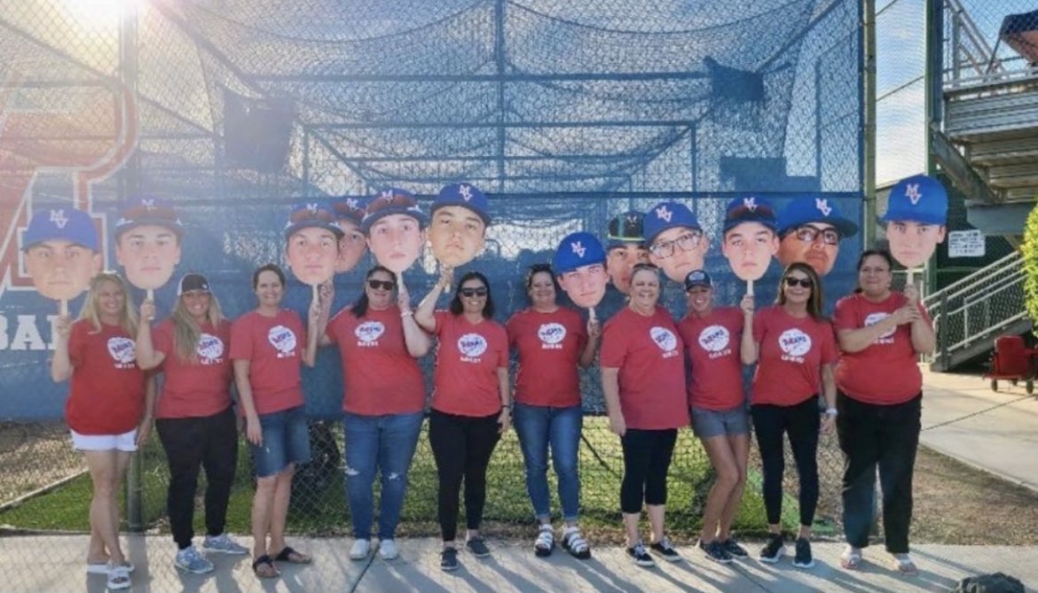 Awesome home opener seeing all the ‘Fat Heads’ out in the stands! @mvtorobaseball #paralosniños #LFNG