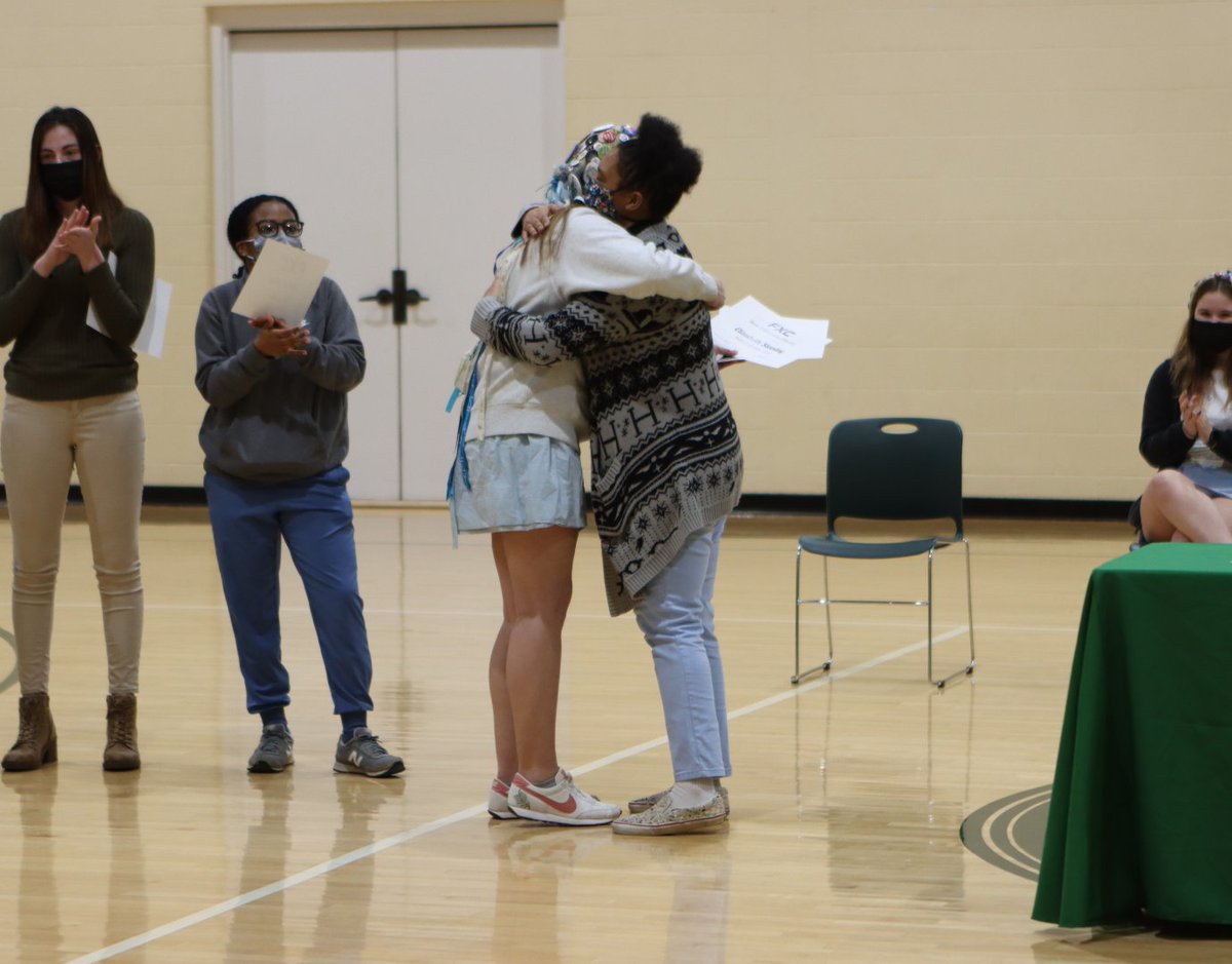 FoxcroftSchool's tweet photo. It was a heartwarming wrap-up to the winter season at the Sports Awards last week. Congratulations to all of our talented athletes and thank you to all of our dedicated coaches! ππ π§π»ββοΈ#FXCAthletics #GoFXC https://t.co/T7Wc7JWKEh https://t.co/4OYo5v8zw7