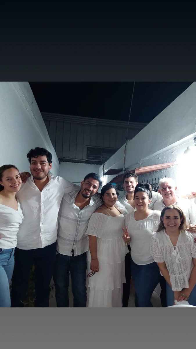 JenyCaFiligrana's tweet photo. Bonitos y gorditos...todos en pareja. Viva el amor!!! Viva la vida. 🥰🥰🥰🥰🥰🥰 Siempre llega algo mejor a nuestras vidas ❤️ https://t.co/wQ39ffsy74