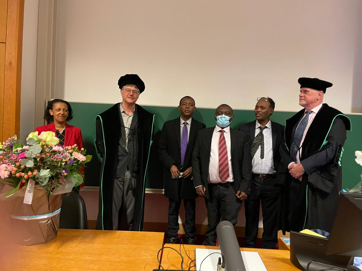 Monday we had an impressive public PhD defense of Melkamu Hunegnaw Asmare with H.E. Ambassador Hirut Zemene of Ethiopia in the audience. 
Check out his paper on detecting rheumatic heart with a phonocardiogram.
mdpi.com/1424-8220/21/1…