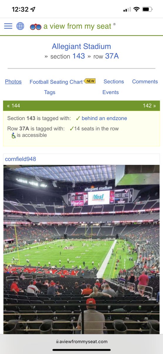 _OhMyLEXI's tweet photo. @ureyestelljiguk I looked for websites to view my seat just to see my view and this row seems to be in multiple sections, and all of the pictures I see show a bar in front of all the other seats. I also looked on several seating charts and there is a sign https://t.co/ja2BTNSeqW