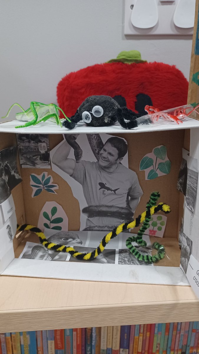 Limpsfield_Inf's tweet photo. We also announced the winner of our Book Nook competition. All the winners received a book voucher to take home. https://t.co/ldf5wPfZEC