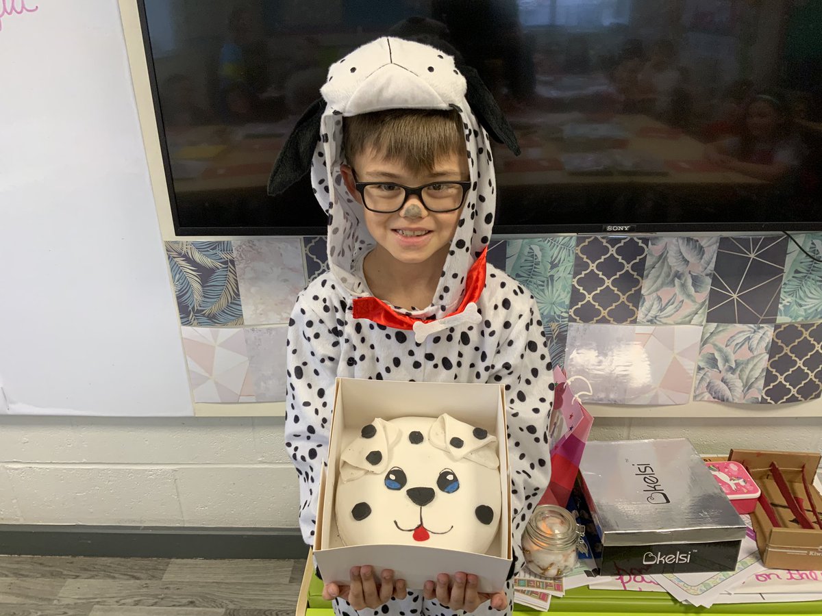miss_bennett20's tweet photo. #WorldBookDay @Year3layton_new https://t.co/uyFQ3DHtVg