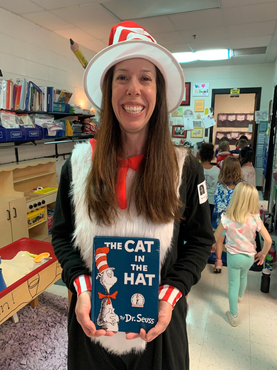 MPE_Mustangs's tweet photo. Silly Story Ladies made literacy come alive for kindergarten on Read Across America Day! #mpesem https://t.co/6qZT5oUY4o