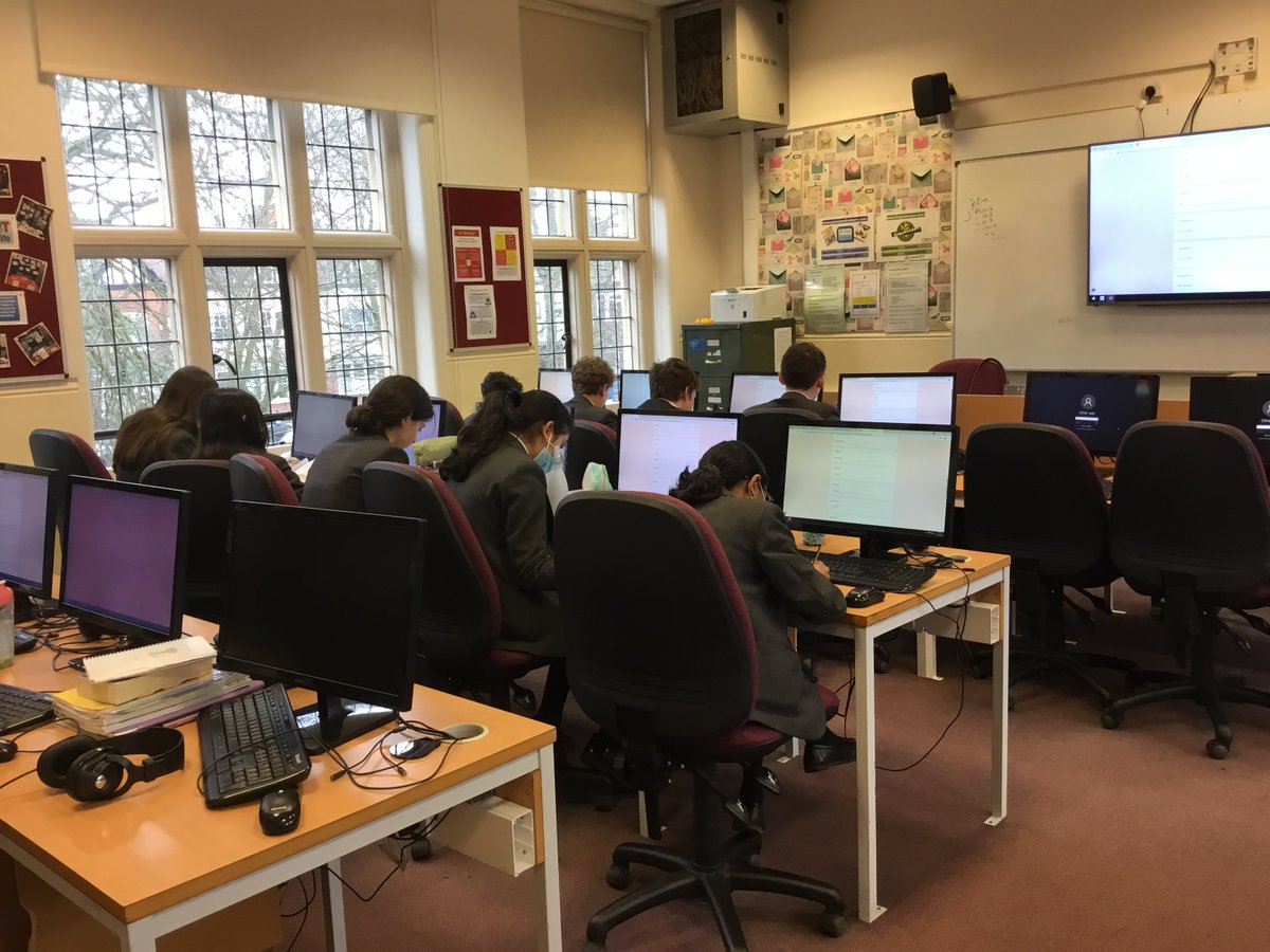 𝐋𝐞 𝐌𝐞𝐢𝐥𝐥𝐞𝐮𝐫 𝐌𝐚𝐭𝐡𝐞𝐮𝐱 𝐜𝐨𝐦𝐩é𝐭𝐢𝐭𝐢𝐨𝐧: Our year 8 <a href="/Hymers_College/">Hymers College</a> students are taking part in an exciting competition putting their French🇫🇷🇨🇦🇧🇪 and Maths ➗➖➕ skills to the test. Bonne chance!🍀