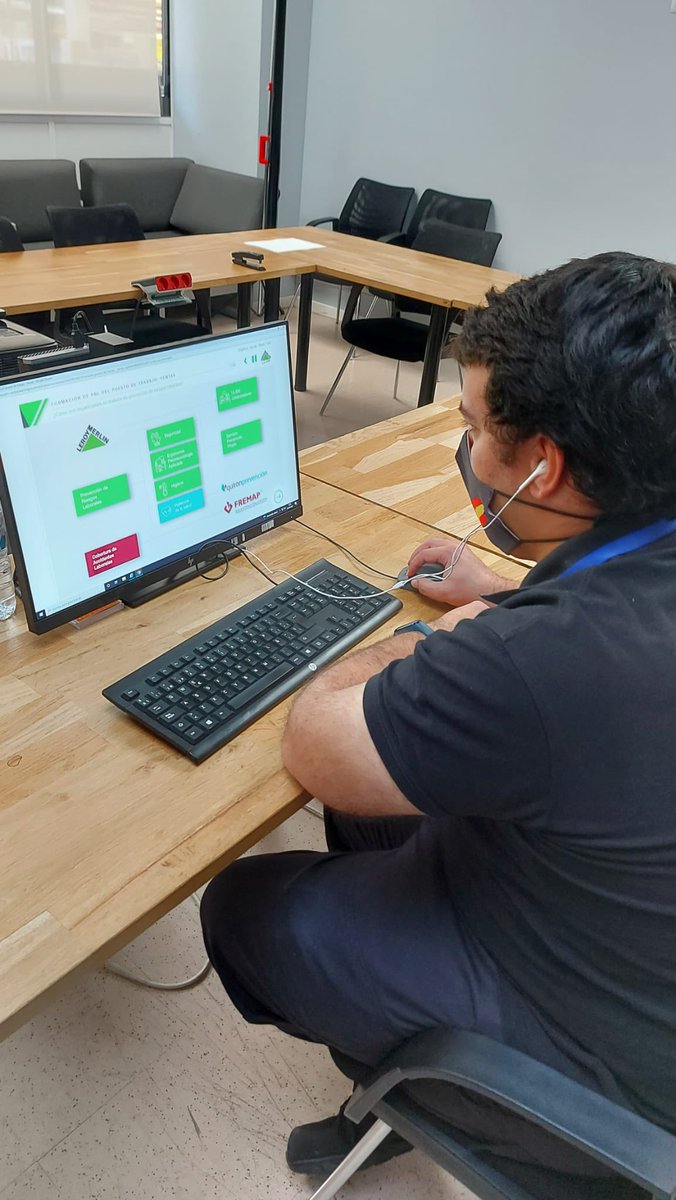 Fundatul's tweet photo. 📍Formación teórico práctica en Leroy Merlín. Cualificación profesional en Acción 🤝👩💻 #LeroyMerlin #cualificame #fundatul #empresasquesuman https://t.co/ns5NIQ5jUQ