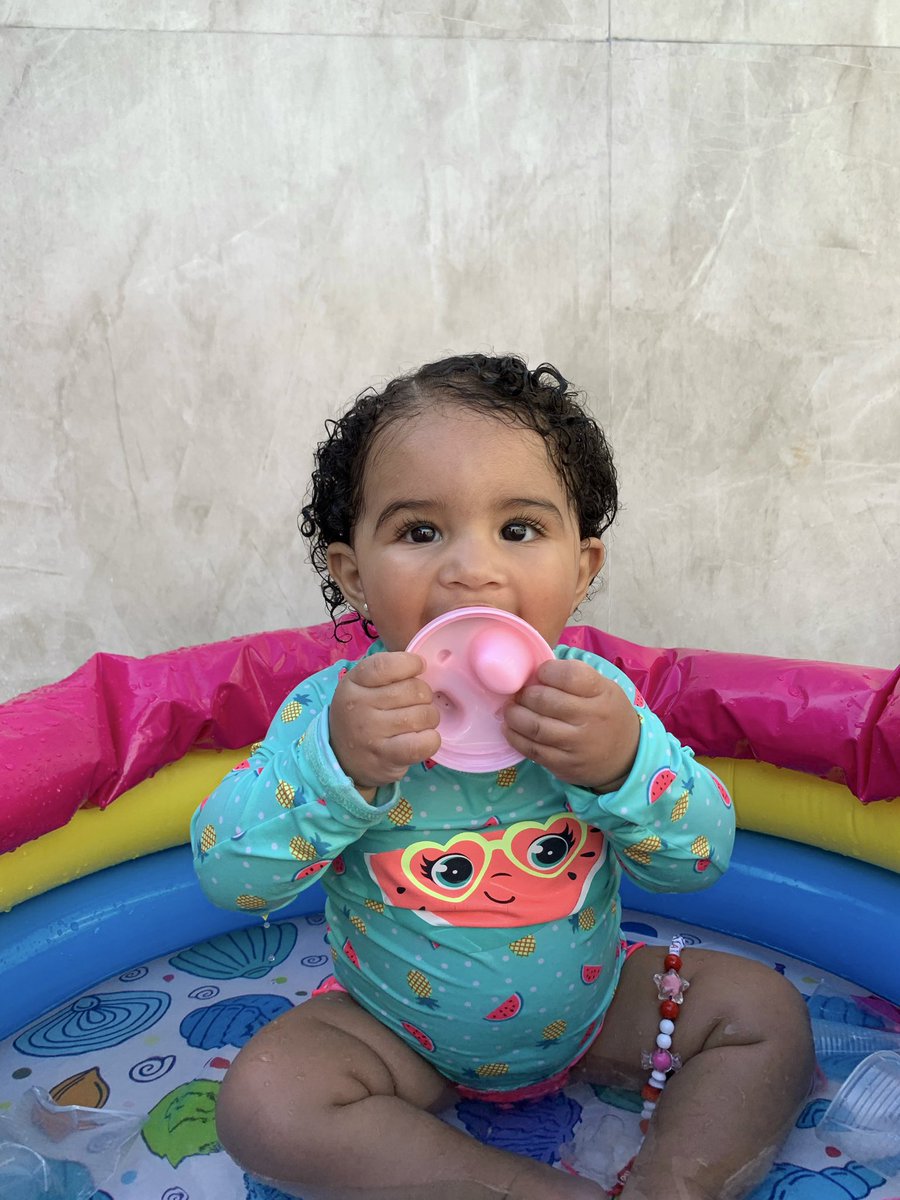 O sorriso mais lindo, o olhar mais sincero, o meu porto seguro, a pessoa mais linda do mundo ❤️❤️❤️ vidinha da mamãe.