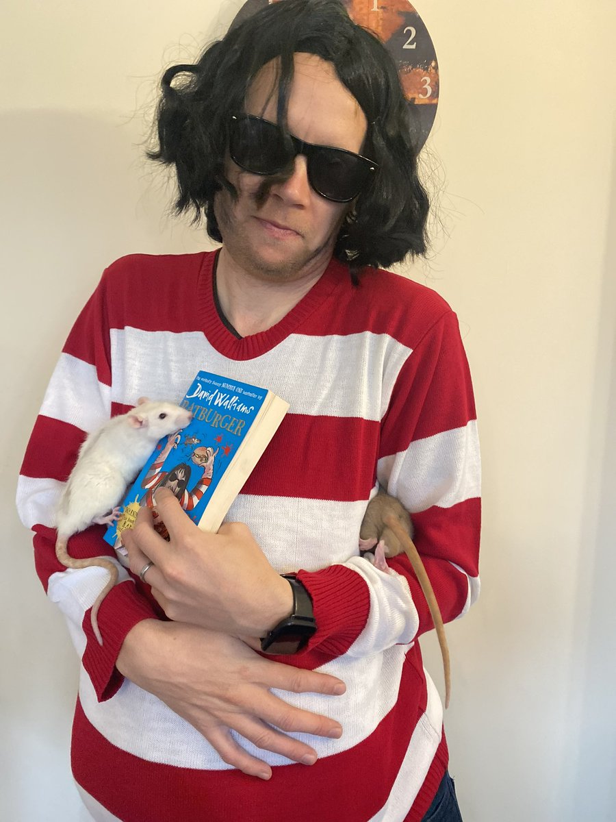 Happy_Sports_'s tweet photo. Beautiful 😂 #WorldBookDay https://t.co/0IeH3kB1Iv